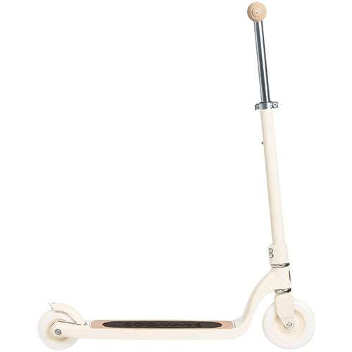 Banwood kinderstep maxi in crème kleur zonder mandje, van de zijkant.