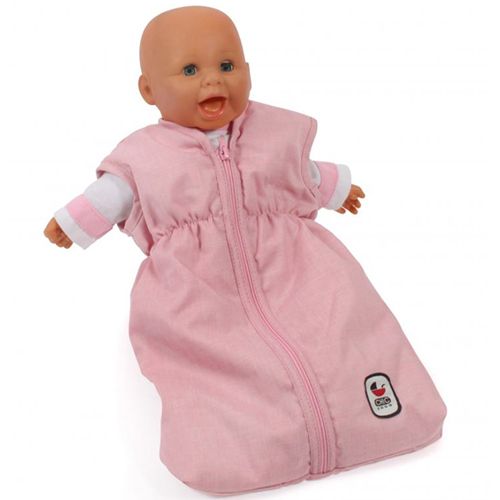 Een pop draagt de roze poppenslaapzak.