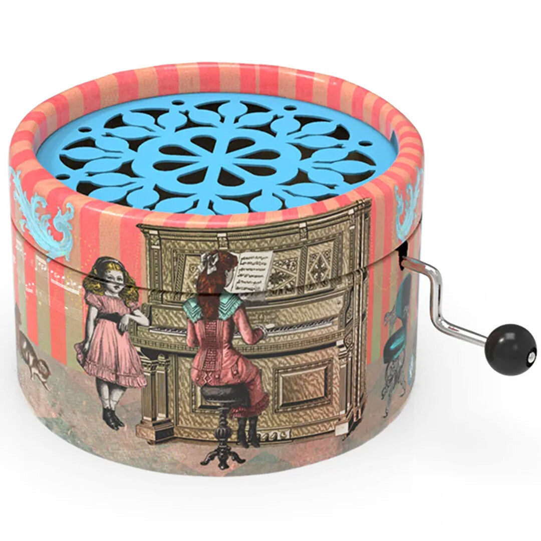 Belle Lurette rond muziekdoosje met retro illustraties van meisjes die piano spelen en een blauw opengewerkt deksel.
