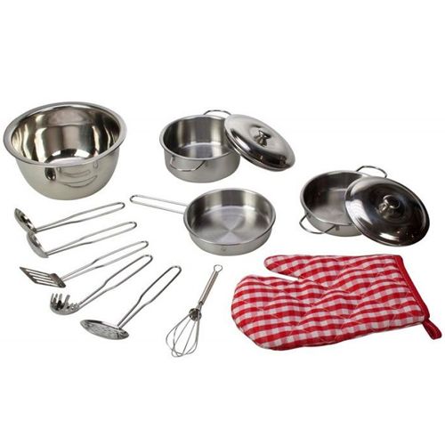 Bigjigs speelgoedkeukengerei set met zilverkleurige metalen pannen, keukenhulpjes en een rood-wit geruite ovenwant.