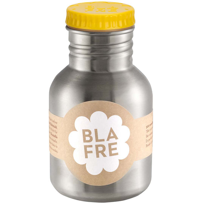 Blåfre RVS drinkfles met gele dop en een bruin etiket met 'BLAFRE'.