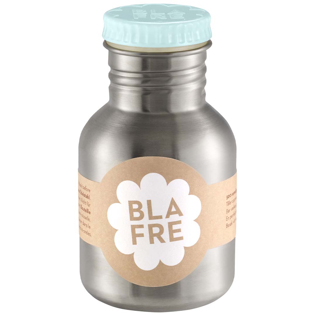Blafrem rvs kinderdrinkfles met lichtblauwe dop en merklabel.