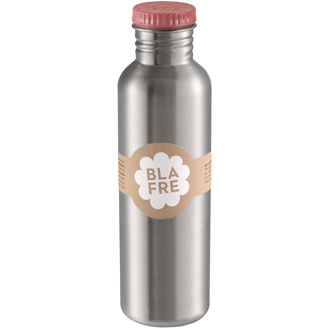 Blåfre RVS drinkfles met roze dop en een bruin merklabel.