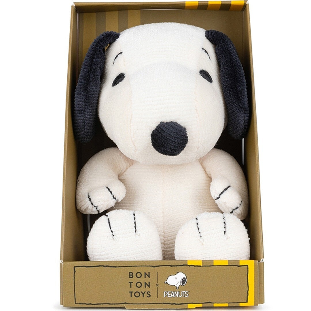 Bon Ton Toys Snoopy pluchen knuffelhond in de voorkant van de kartonnen verpakking.