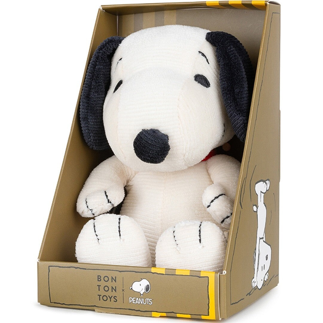 Bon Ton Toys Snoopy pluchen knuffelhond in de kartonnen verpakking, schuin gefotografeerd.