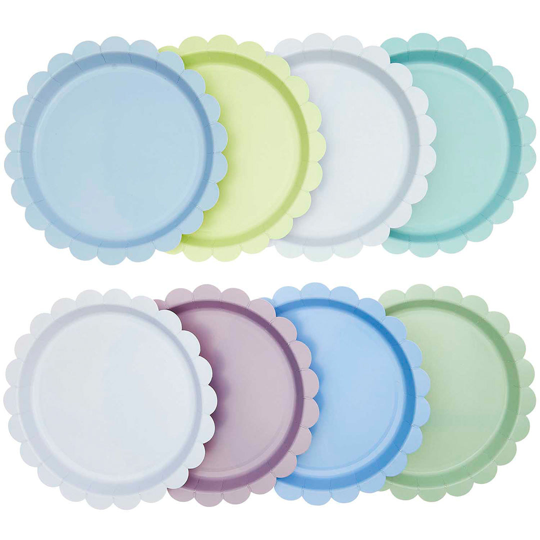 Rico Design veelkleurige papieren feestborden met geschulpte randen in oceaan-thema pastelkleuren.