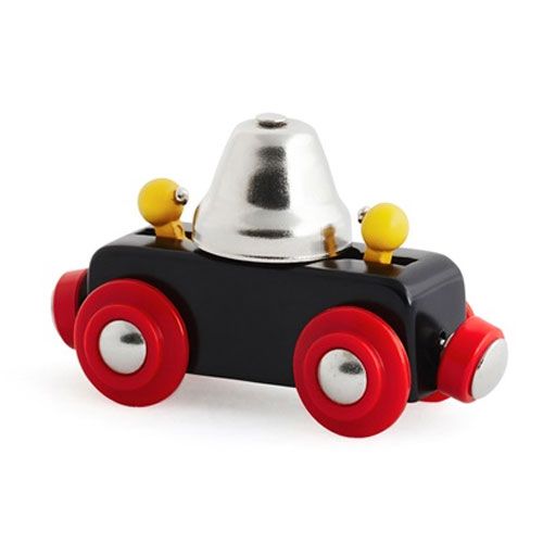 Brio houten speelgoedtrein wagon met een zilveren bel en rode wielen.