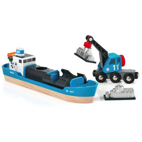 Brio houten containerschip met kraanwagen en losse container op een witte achtergrond.