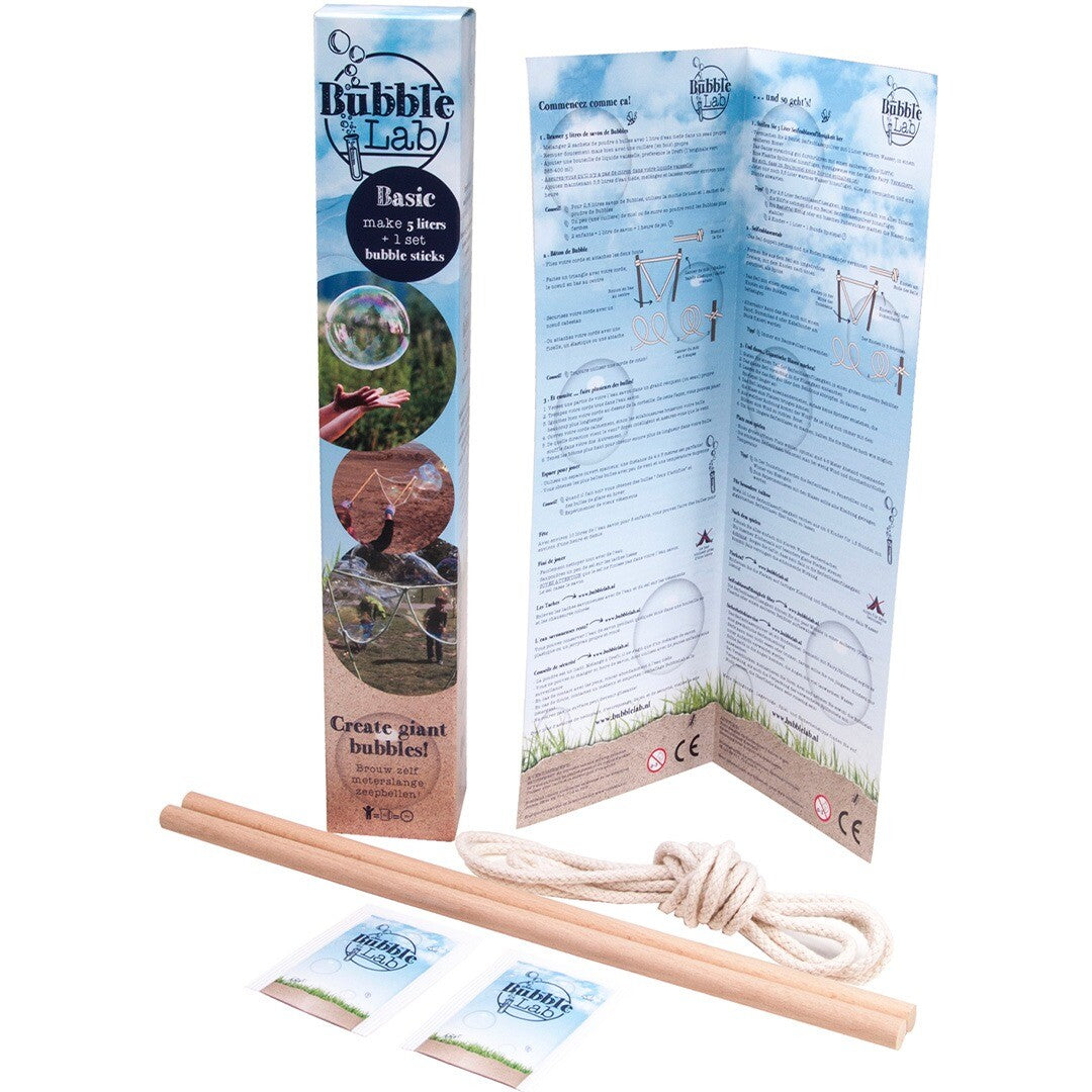 Bubble Lab bellenblaasspeelgoed set met een kartonnen verpakking, houten stokken, touw en een instructieblad in het Frans.