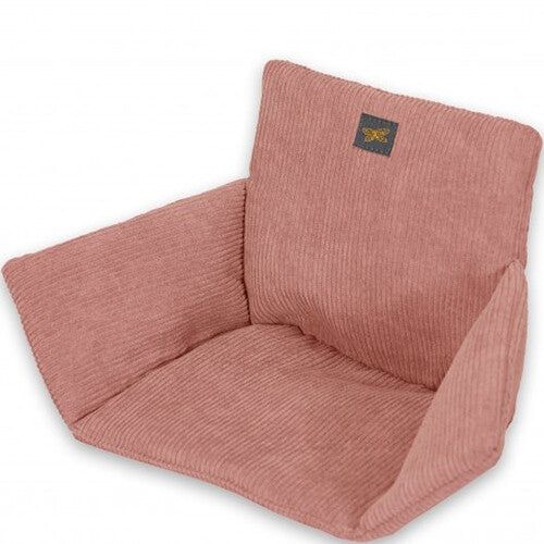by astrup roze stoffen poppenkussen met textuur, schuin van voren gezien.
