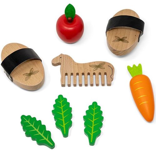 by astrup houten paardenverzorgingsset met borstels, kam, appel, wortel en bladeren.