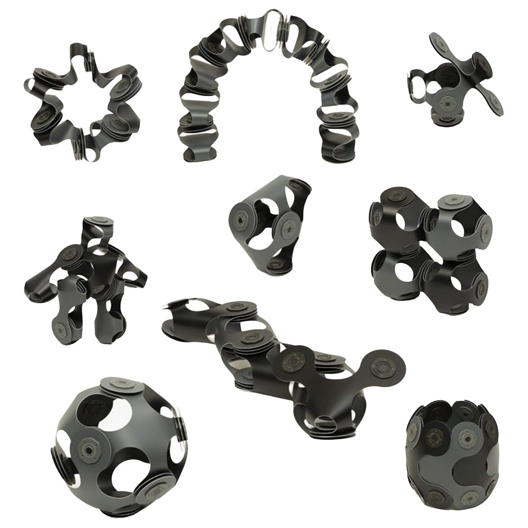 Clixo magnetische bouwset, een collectie van diverse abstracte constructies gemaakt van zwarte en grijze elementen.