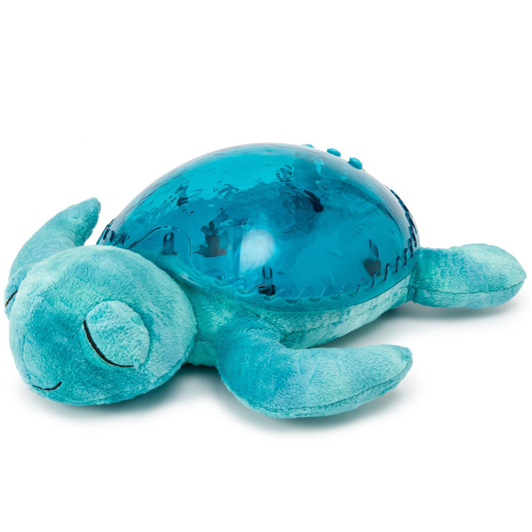 cloud.b knuffelschildpad met nachtlamp in de vorm van een blauwe schildpad met gesloten ogen.
