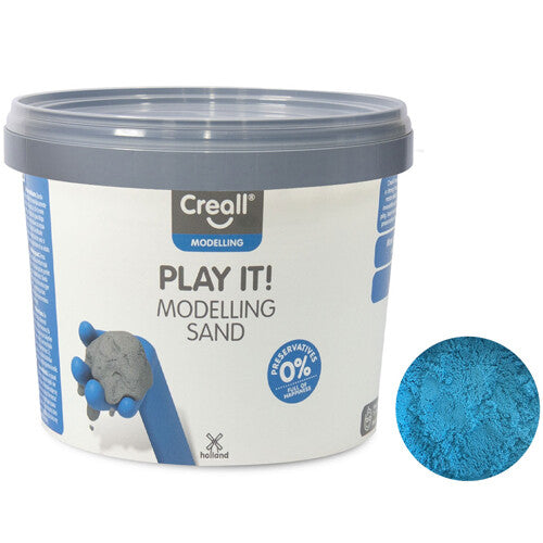 Creall Play It! modelleerzand in een grijze pot met een detail van het blauwe zand ernaast.