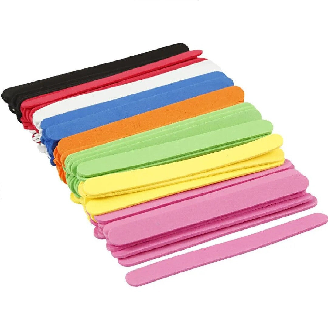 Creativ Company foam ijsstokjes in diverse kleuren, gestapeld op een witte achtergrond.
