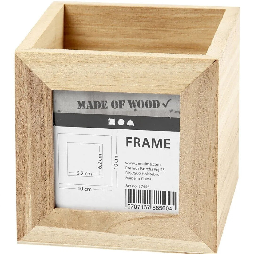 creativ company houten pennenbakje met een infographic label in het fotolijstje met productinformatie en afmetingen.