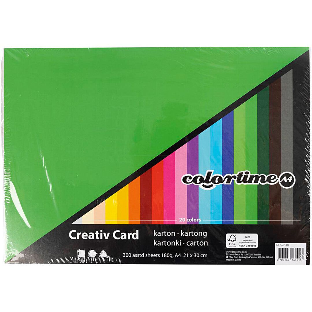 De verpakking van Creativ Company A4 knutselkarton met een groene achtergrond en een strook met diverse kleuren.