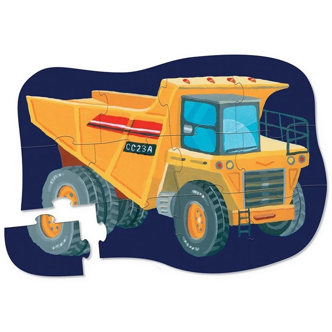 Een 12-delige kinderpuzzel van een gele kiepwagen op een donkerblauwe achtergrond, met één los puzzelstuk.