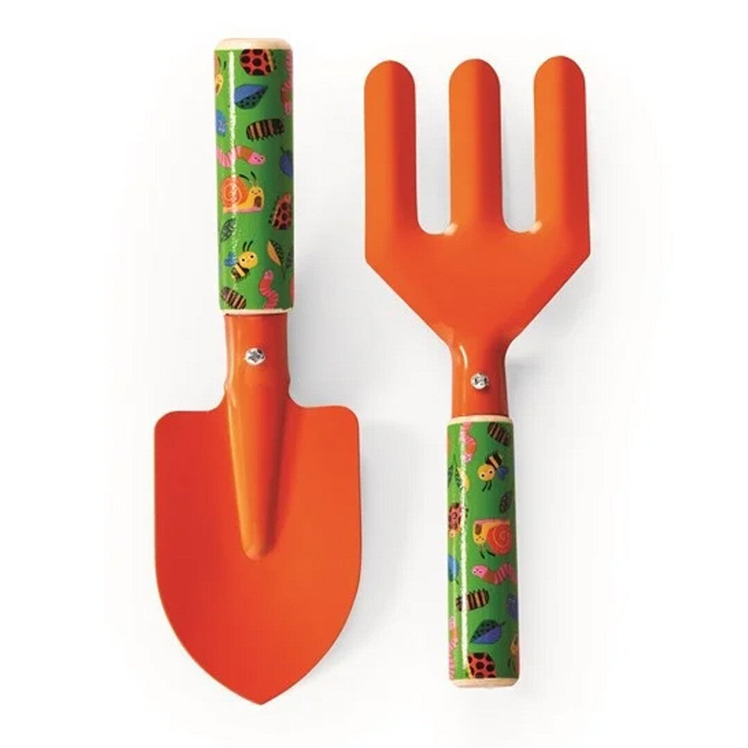 Crocodile Creek tuingereedschap set met oranje schepje en harkje met groene handvatten met insectenpatroon.