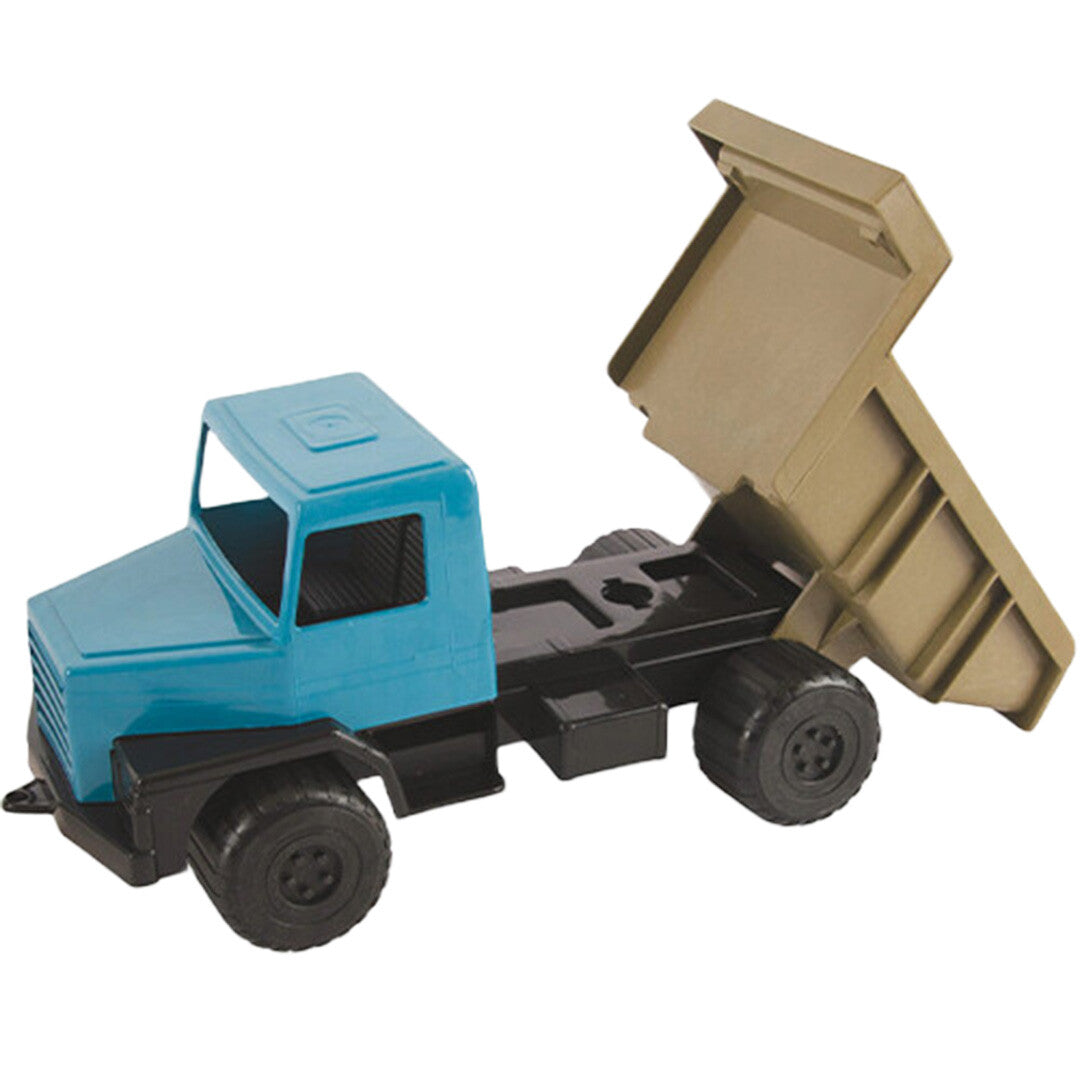 Een blauwe en bruine dantoy plastic kiepwagen met de laadbak omhoog.