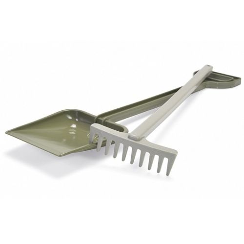 dantoy groene plastic schep en hark voor in de zandbak.