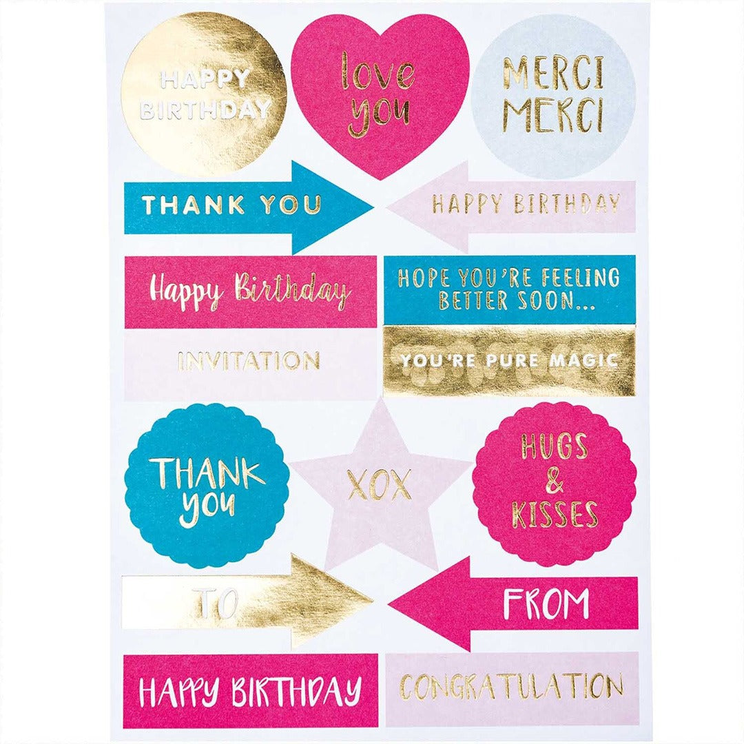 Een vel met diverse feestelijke stickers in roze, blauw en goud met teksten zoals "HAPPY BIRTHDAY" en "THANK YOU".