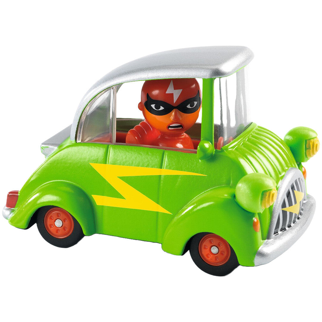 Djeco speelgoedauto 'Green Flash' met een groene auto met gele bliksemschicht en een rode superheldenfiguur.