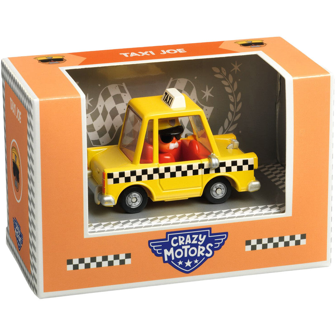Djeco gele speelgoedauto taxi 'Taxi Joe' in de oranje productverpakking.