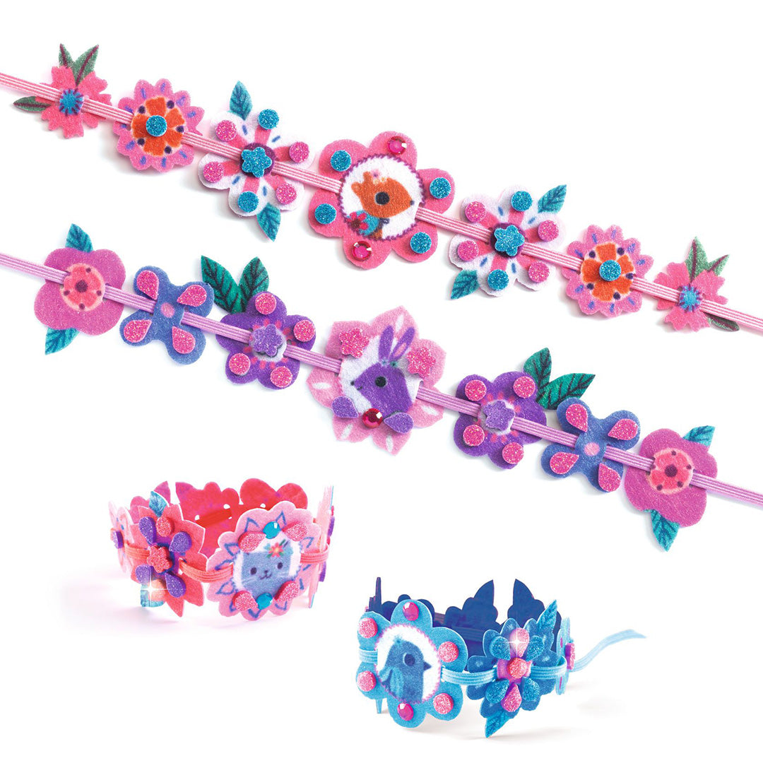 Collectie van kleurrijke vilten armbandjes met bloemen en dierenmotieven.
