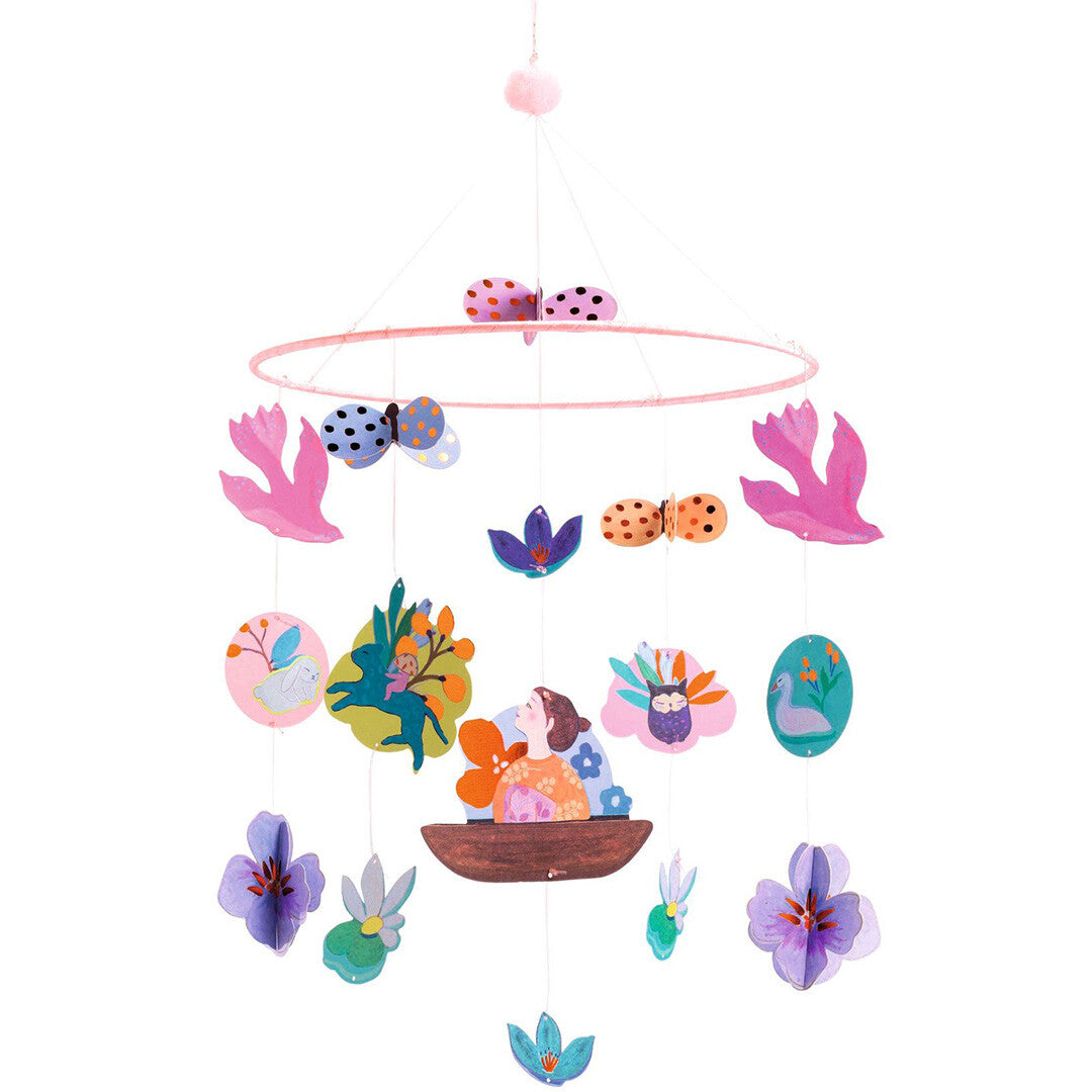 Djeco baby mobiel met een meisje in een bootje, vogels, bloemen en vlinders.