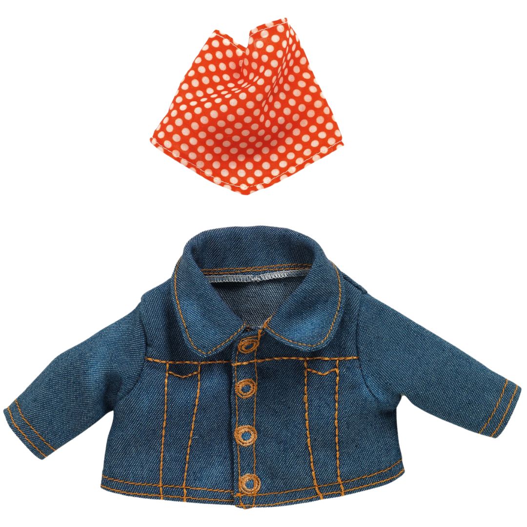 Djeco poppenkleding set met een blauw denim jasje en een rood gestippelde bandana, plat gelegd.