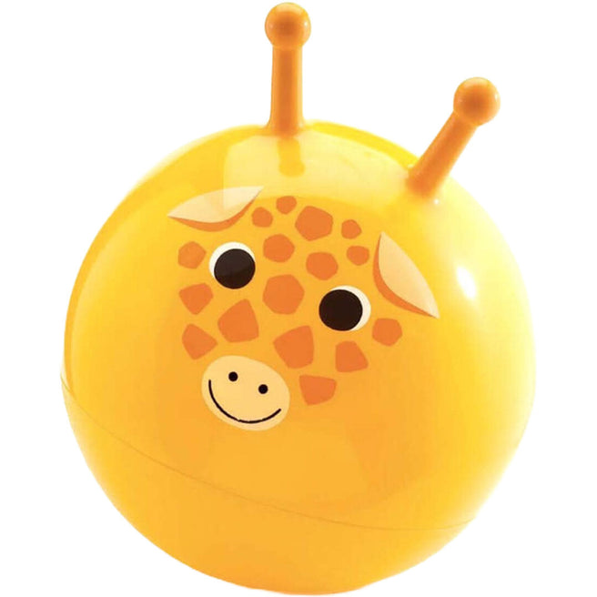 Djeco skippybal in de vorm van een gele giraf met oranje vlekken en handvatten.