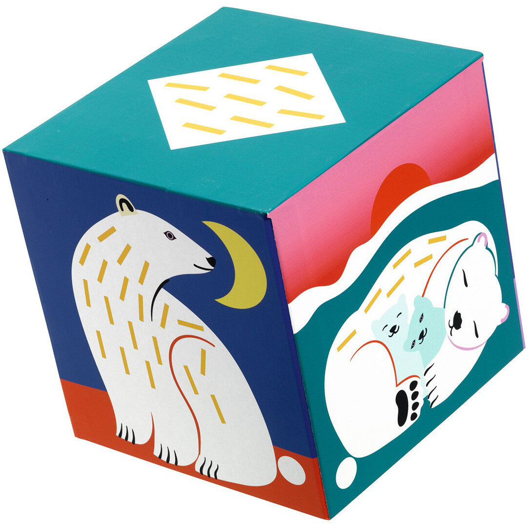 Een Djeco stapelblok voor baby's met illustraties van een ijsbeer en een slapende ijsbeer met welp.