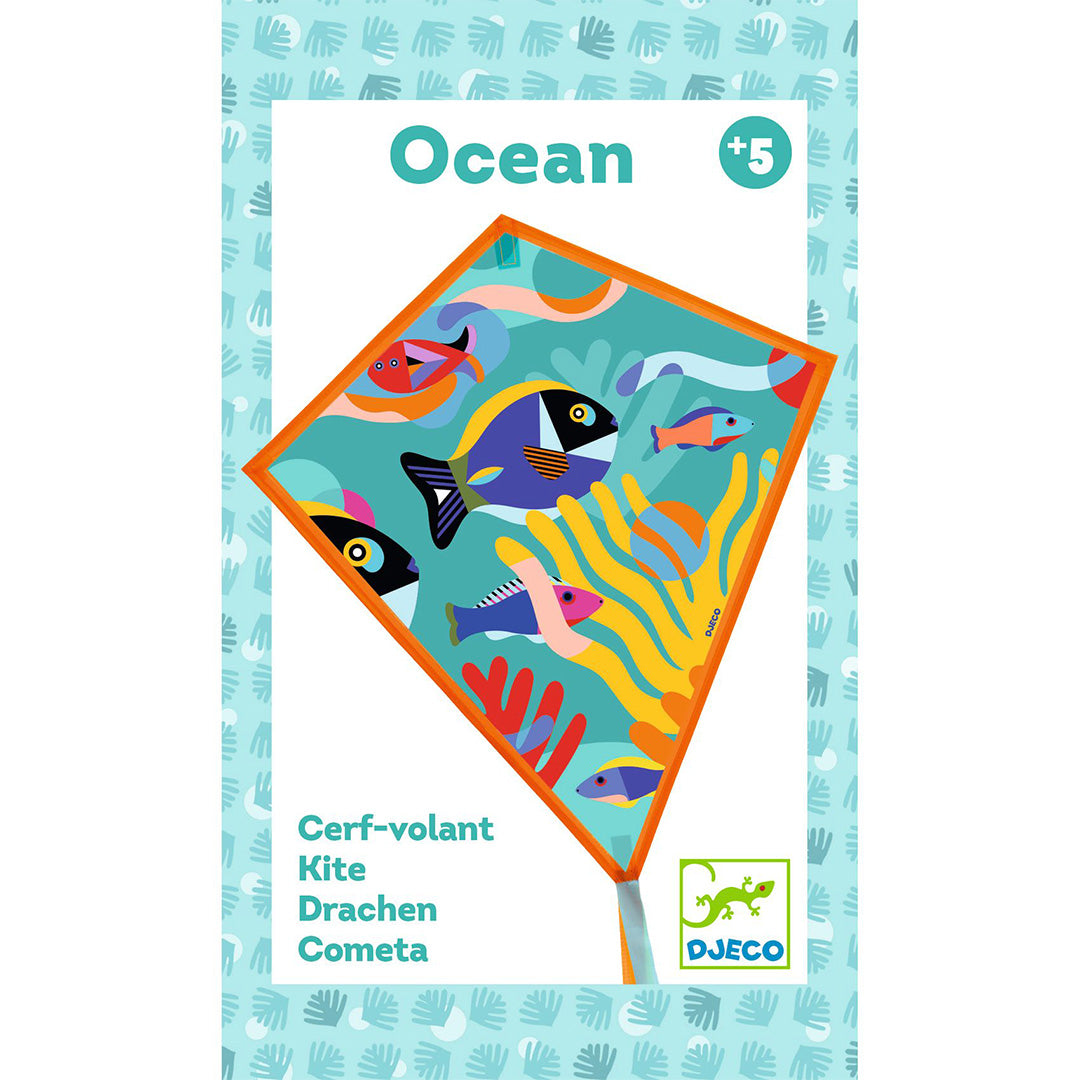 Verpakking van de Djeco Ocean vlieger met een afbeelding van de vlieger en productinformatie.