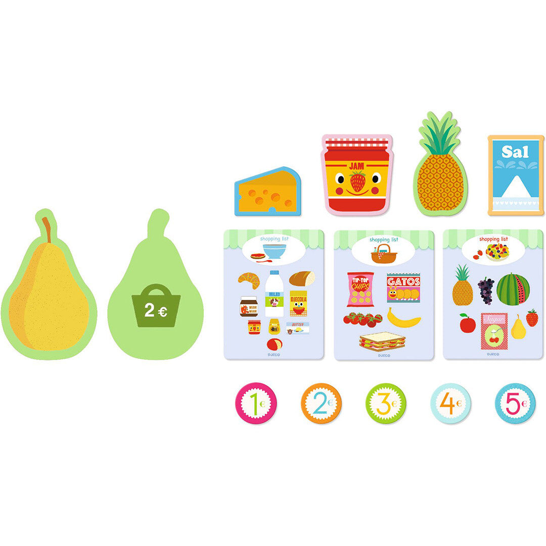 Detailfoto van Djeco Mia & Léo Little Shop speelset onderdelen, waaronder houten speelgoedfruit, boodschappenlijstjes en munten.