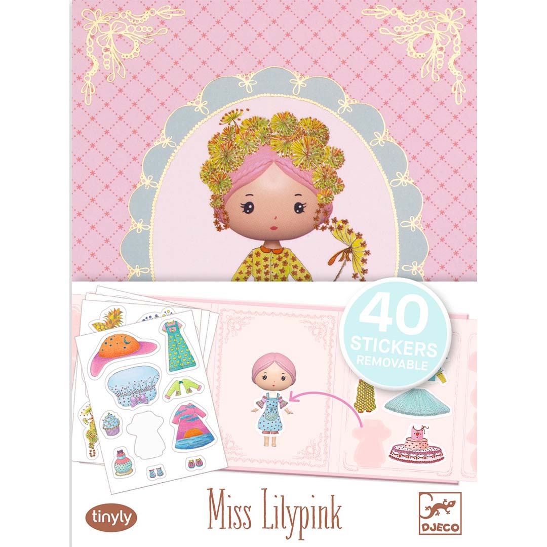 De voorkant van de verpakking van het Djeco aankleedspel Miss Lilypink met een afbeelding van de pop en kledingstickers.