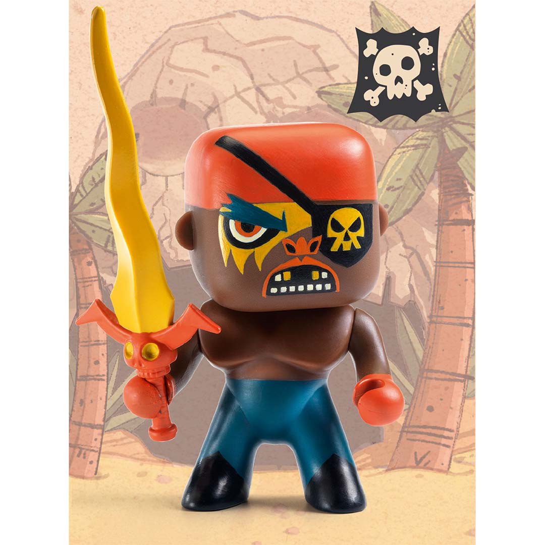 Djeco Arty Toys Biglos actiefiguur van een piraat met zwaard voor een achtergrond met palmbomen.