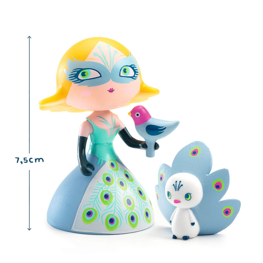 Djeco Arty Toys speelgoedfiguurtjes van Columba en Ze Birds, met een hoogteaanduiding van 7,5 cm voor de grootste figuur.