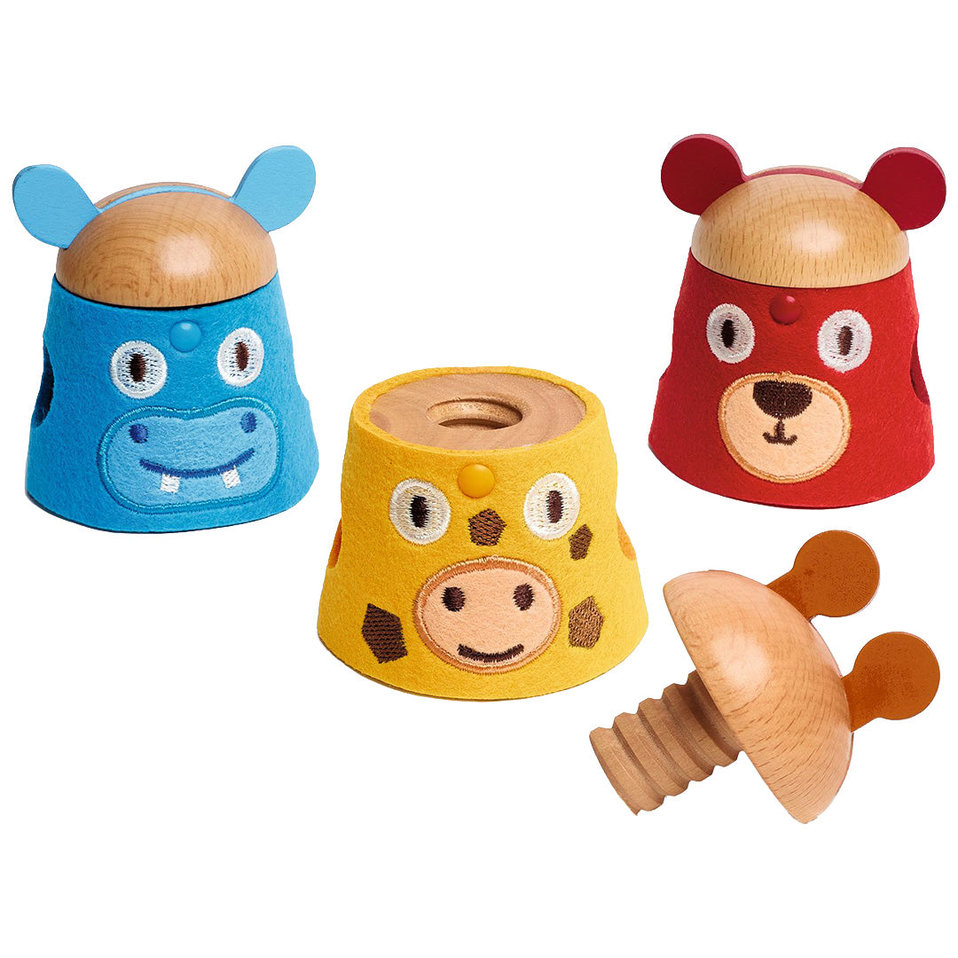 Djeco educatief schroefspeeltje met drie dierenfiguren van hout en vilt: een blauw nijlpaard, een gele giraf en een rode beer, met een losse houten schroef.