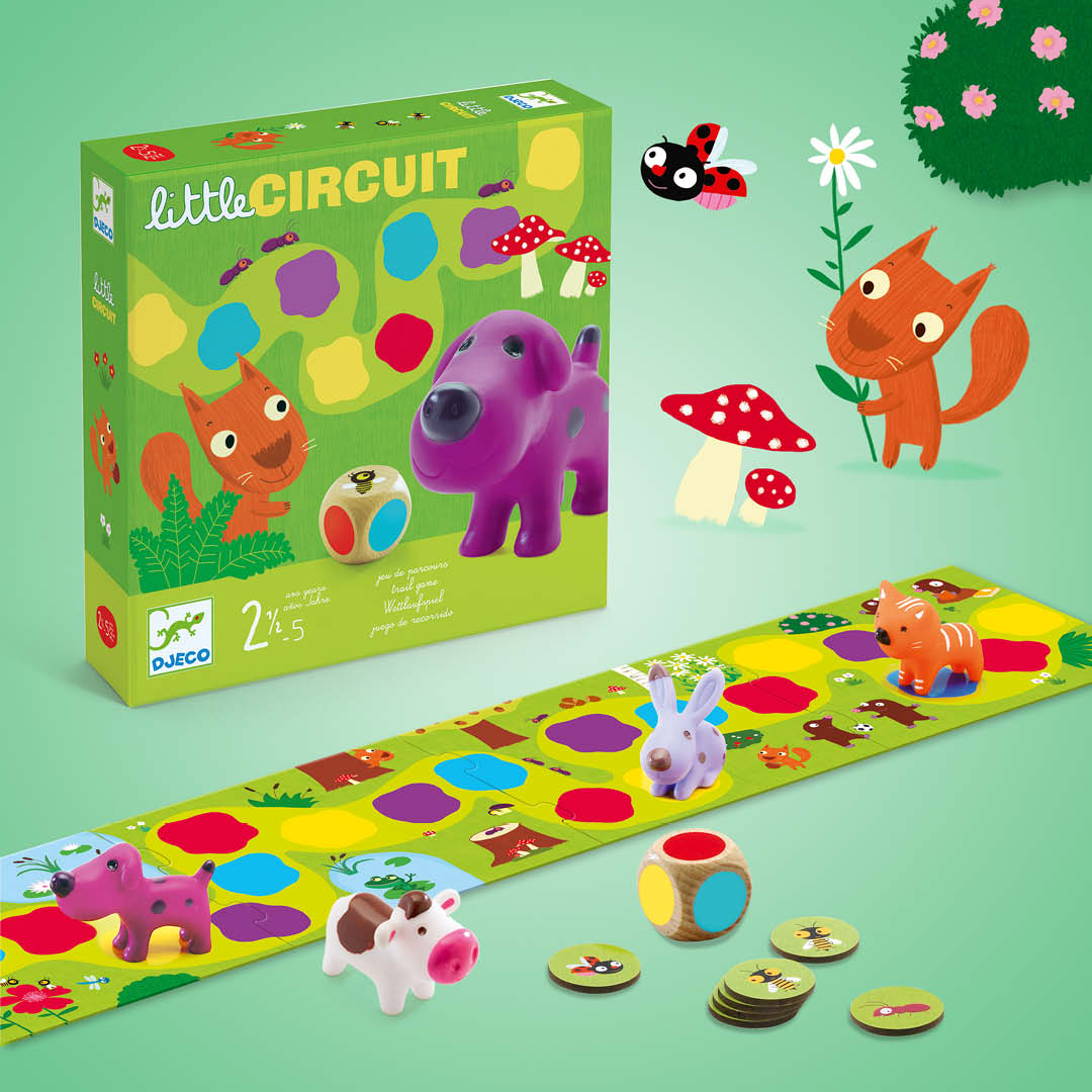 Het Djeco Little Circuit bordspel met de verpakking, het speelbord met dierenfiguren, de dobbelsteen en fiches.