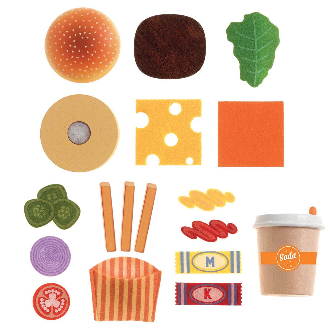 Alle losse onderdelen van de Djeco speelgoed fastfood set, inclusief hamburgeringrediënten, frietjes en sausjes.