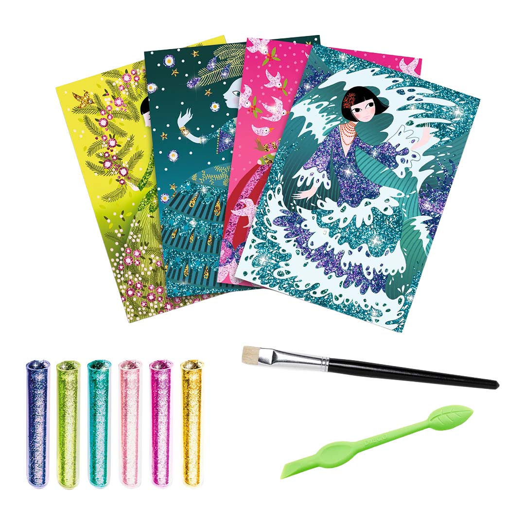 De Djeco glitterschilderijen hobbyset met vier kaarten, zes glittertubes, een kwast en een spatel.