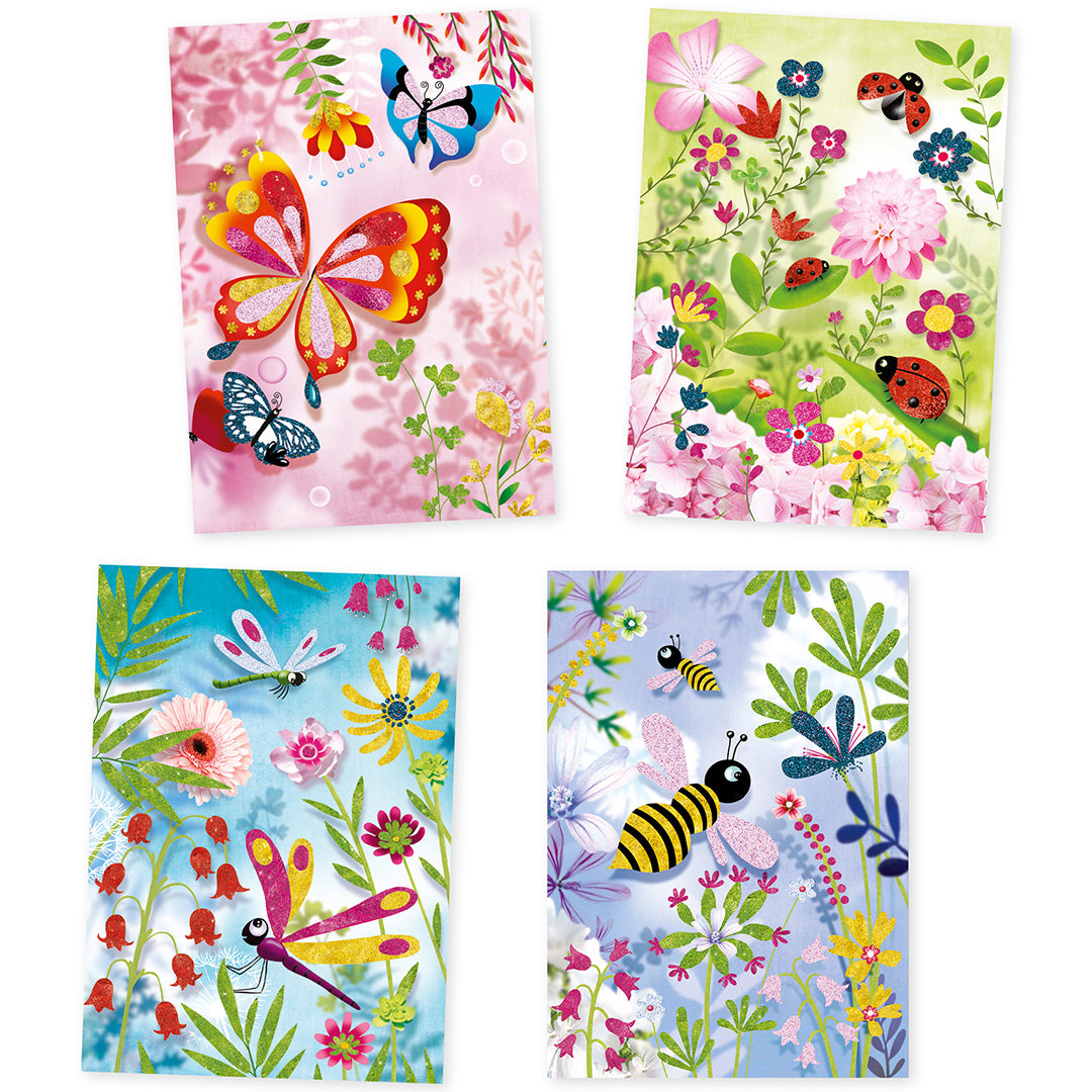 Vier voltooide Djeco glitterschilderijen met vlinders, bijen, libellen en bloemen.