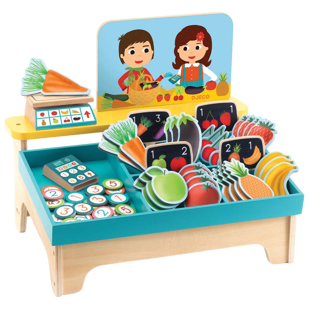 Djeco houten groenten- en fruitkraam met speelgoedgroenten, -fruit, een weegschaal en kassa.