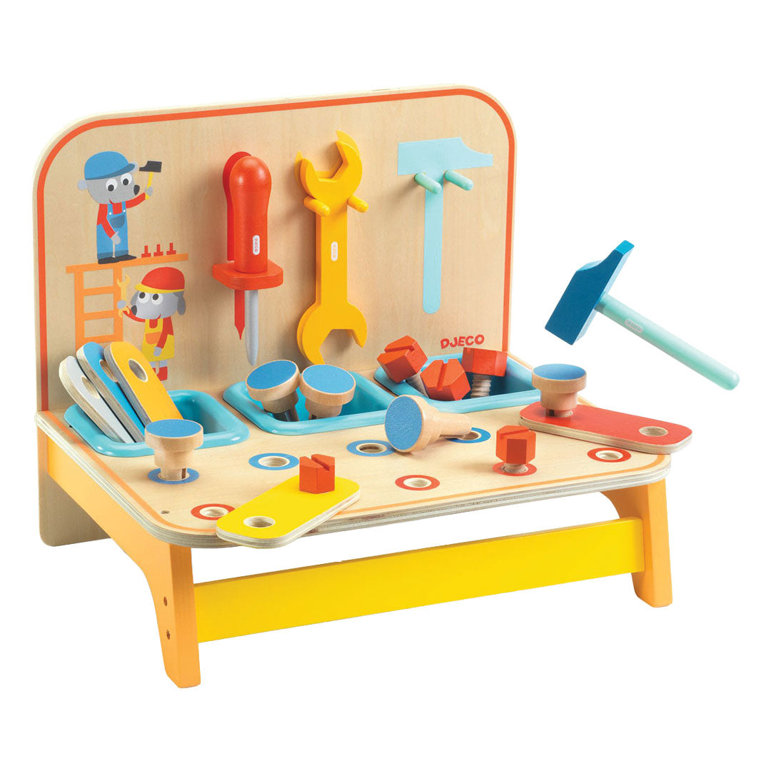 Djeco houten kinderwerkbank met gereedschap en bouwstukken.