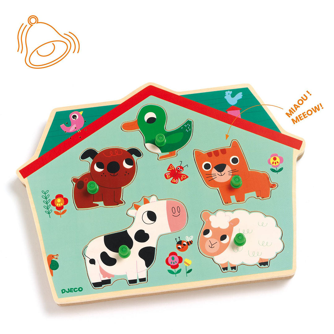 Djeco houten knoppuzzel met geluid in de vorm van een huis met vijf boerderijdieren.