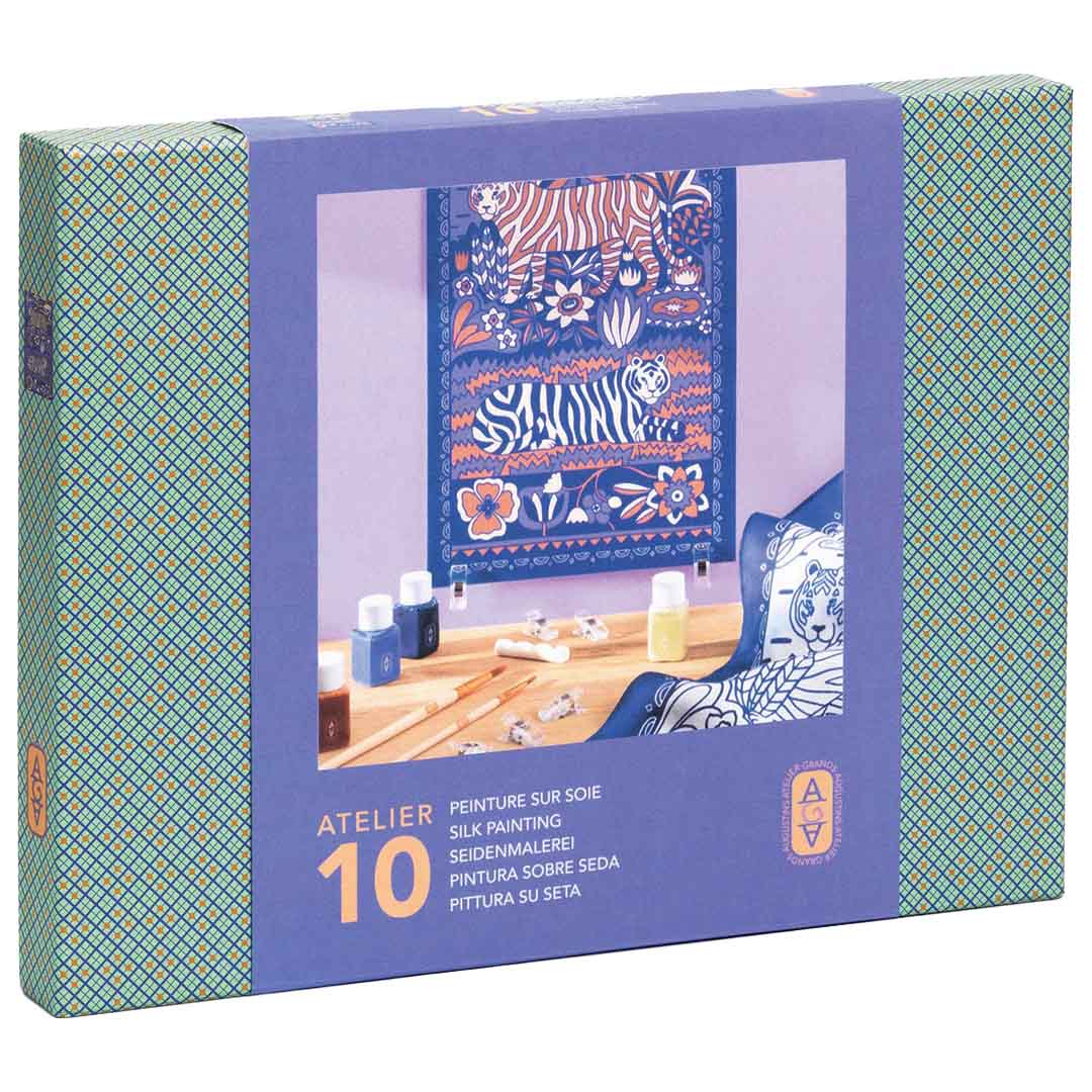 Djeco Atelier 10 zijde schilderen hobbyset verpakking met afbeelding van een beschilderde sjaal en verf.