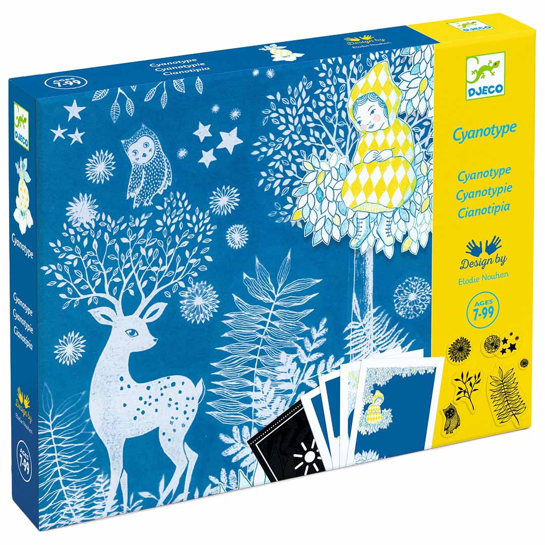 Djeco knutselset blauwdruk 'Bij het maanlicht' in de verpakking, met illustraties van een hert, uil en figuur.