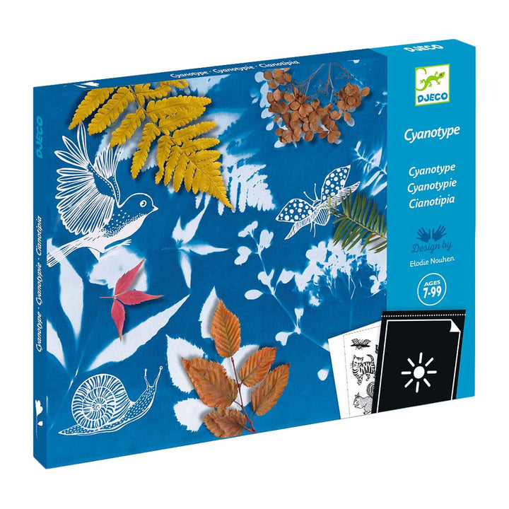 Djeco knutselset blauwdruk papier verpakking met een voorbeeld van een blauwdruk met bladeren en dieren.