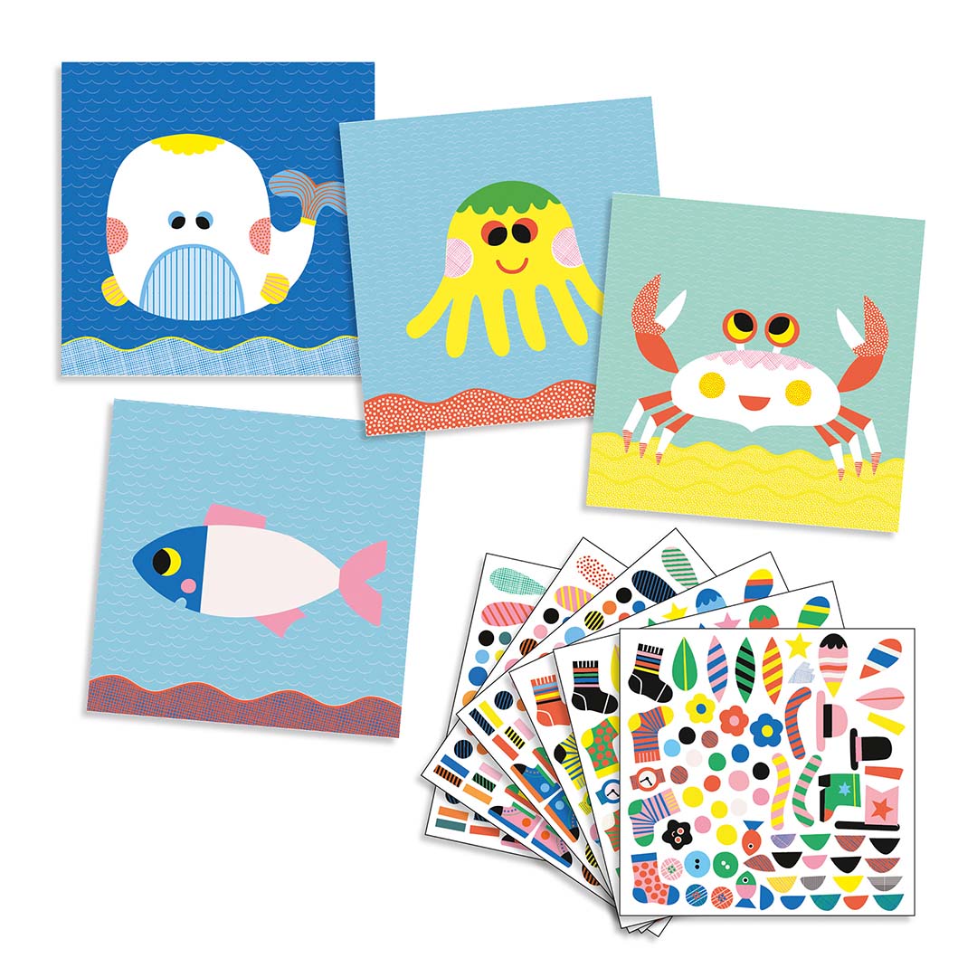 De Djeco knutselset met vier blanco kaarten van zeedieren en diverse vellen met kleurrijke stickers.